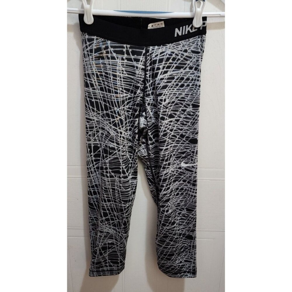 Nike Pro Womens Cool Tracer Print Capri Leggings 812063-010 Black/White Sz Small